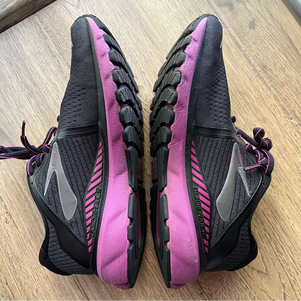 Pair of Brooks Women's GTS ADRENALINE 20 Shoes - Picture 12 of 14